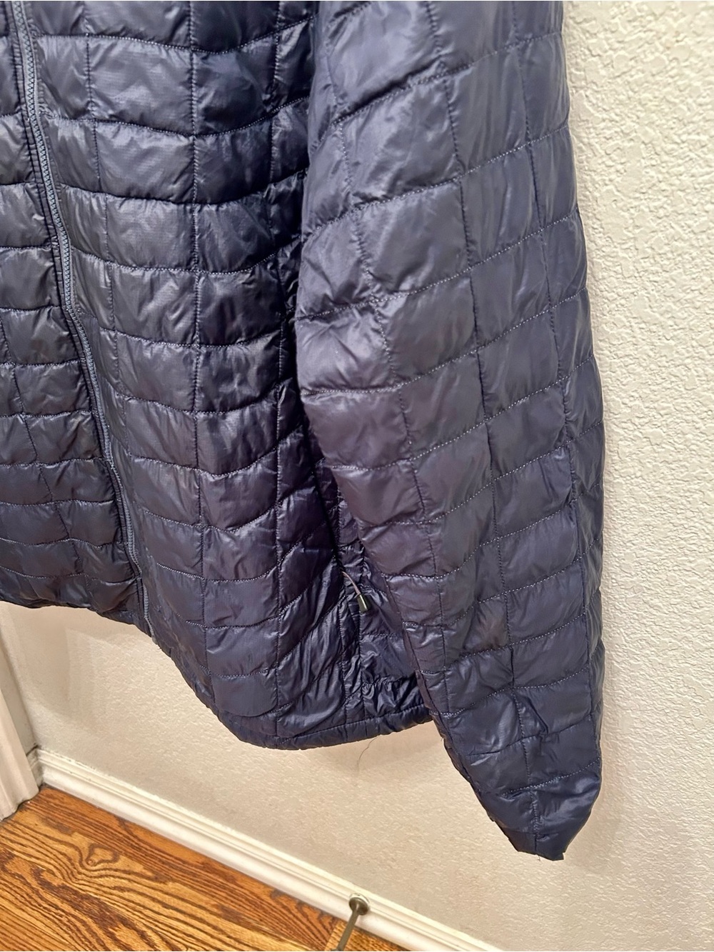 The North Face Men's Navy Quilted Packable Puffer Jacket - Picture 4 of 12